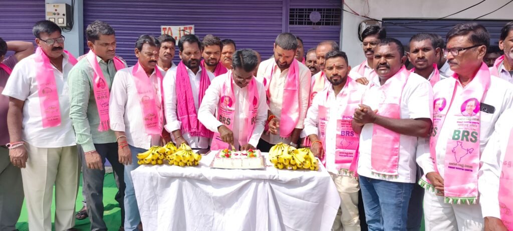ఘనంగా KCR 72వ జన్మదిన వేడుకలు