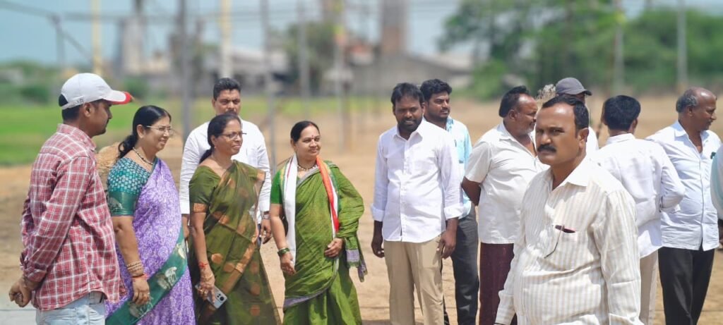 రంజాన్ ప్రార్థనలకు అన్ని ఏర్పాట్లు పూర్తి       సిబ్బంది ఈద్గా వద్ద టెంట్లు,మంచి నీరు, వసతులు , పరిసరాల శుభ్రత చూడాలి.      . ముస్లిం సోదరులు రంజాన్ పండుగ ఘనంగా జరుపుకోవాలి..