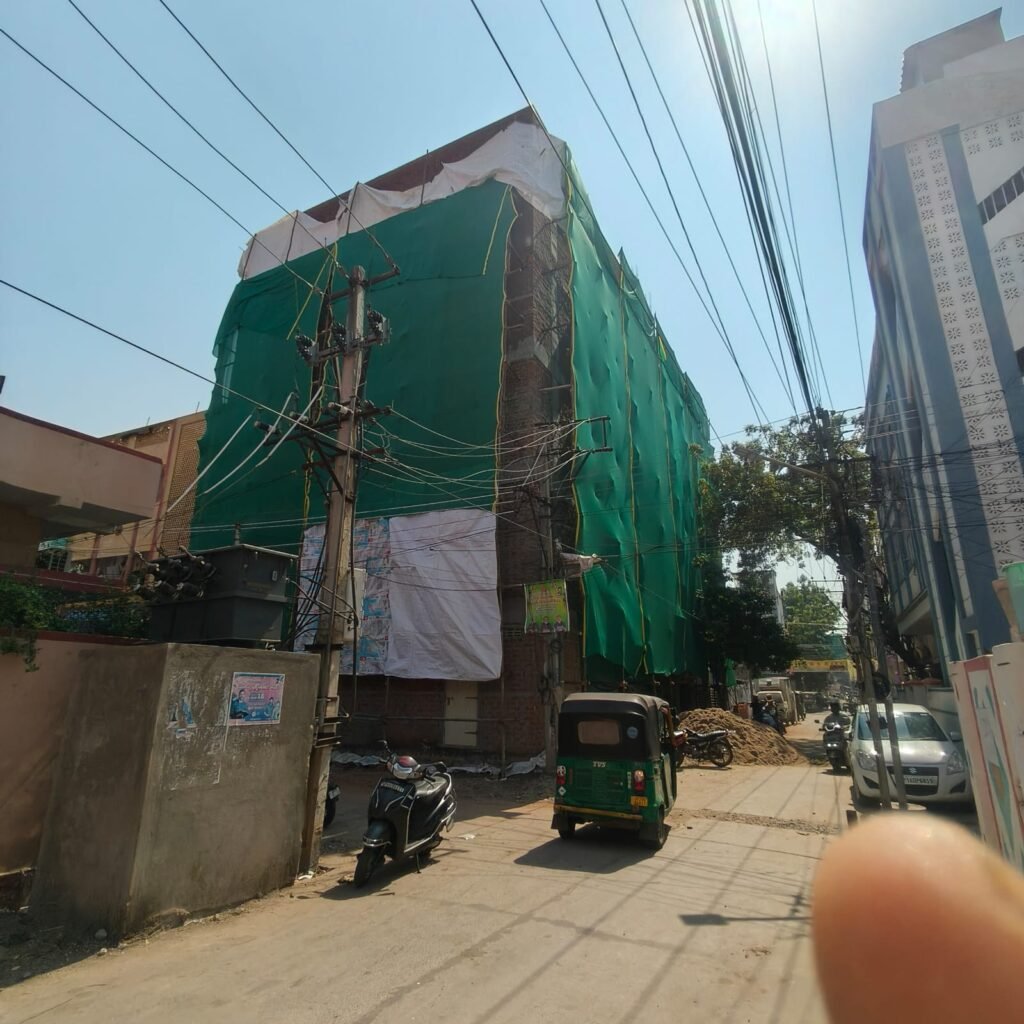 కృష్ణలంకలో రెచ్చిపోతున్న అక్రమ కట్టడాలు టౌన్ ప్లానింగ్ అధికారుల అండదండలతోనే ‘