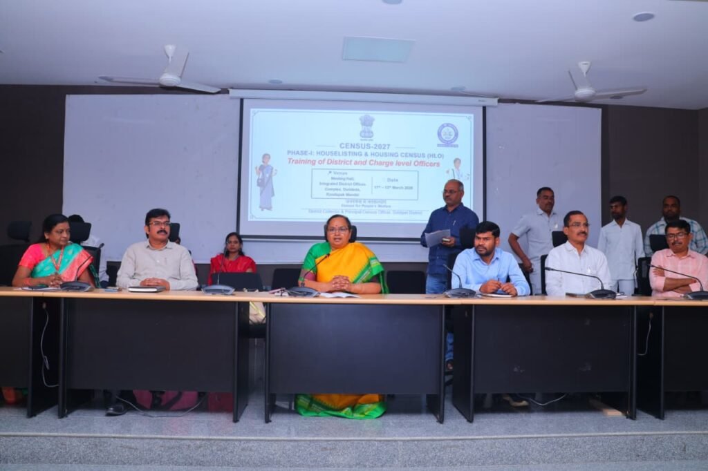 తహసిల్దార్లు, ఎంపీడీవోలు, సంబంధిత జిల్లా అధికారులకు శిక్షణ..జిల్లా కలెక్టర్ కె. హైమావతి పాల్గొని దిశా నిర్దేశం చేశారు..