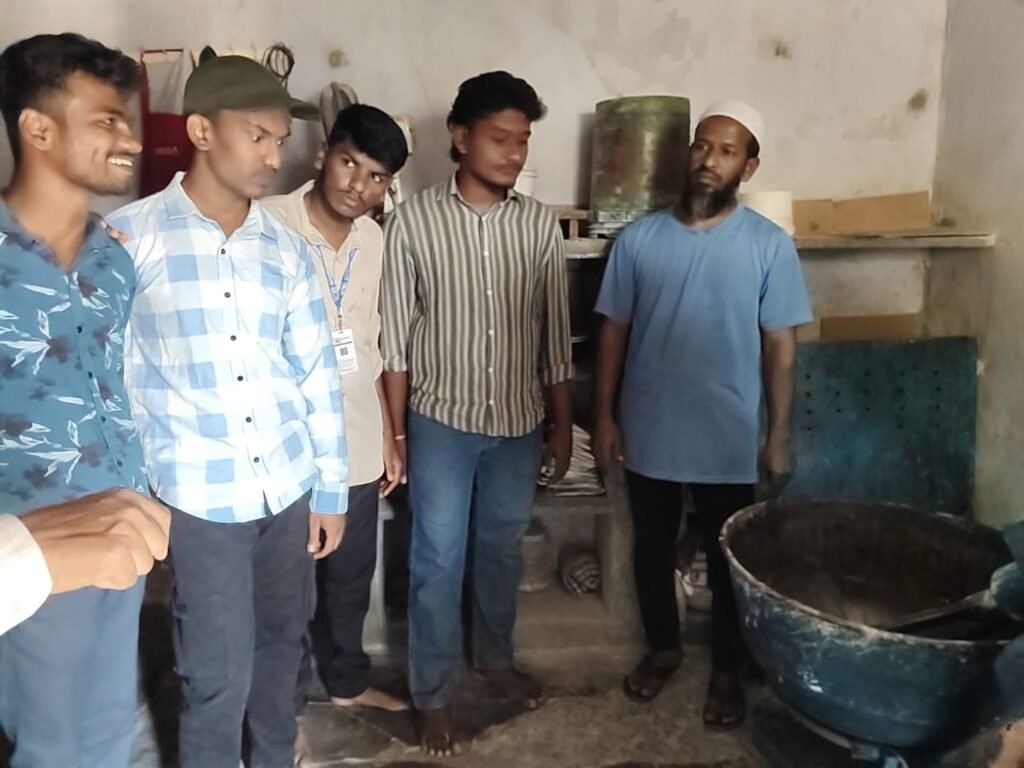 ప్రభుత్వ డిగ్రీ కళాశాల విద్యార్థుల కౌసర్ బ్రెడ్ తయారీ కంపెనీ సందర్శనl