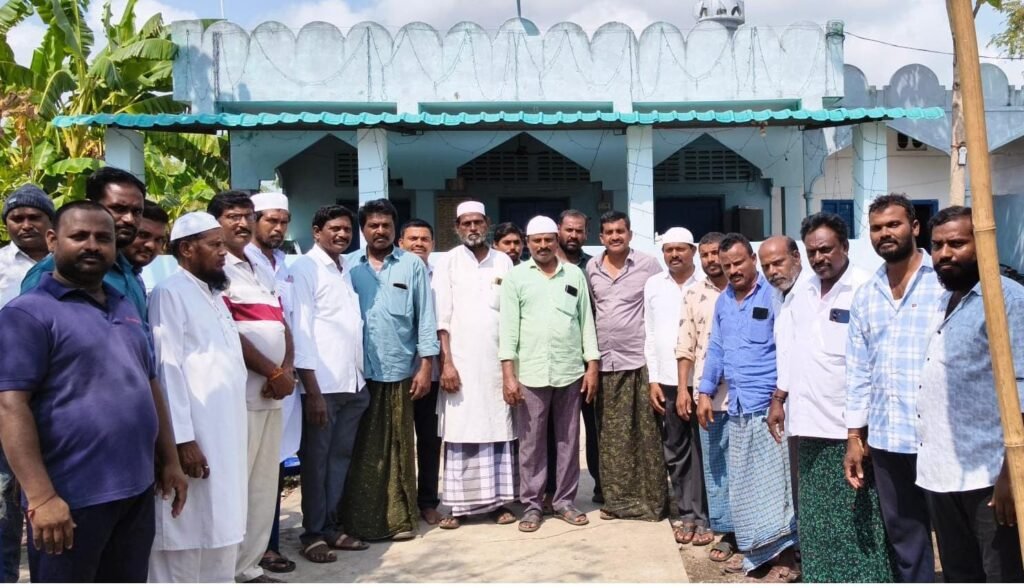 రంజాన్ పండుగ సందర్భంగా గ్రామ ముస్లింలకు  సేమియా పంపిణీ.