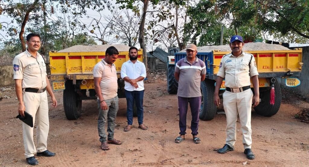 అక్రమ ఇసుక తరలిస్తున్న మూడు ట్రాక్టర్ల పట్టివేత