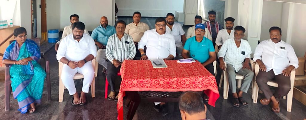 బోడుప్పల్ గీత కార్మిక   ఆస్తులను సొసైటికి అప్పగించేందుకు ఎప్పుడైనా సిద్ధం: పొన్నం రవిగౌడ్ 