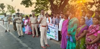 *రోడ్డు భద్రతా నియమాలు పాటించాలి: కోదాడ డివిజన్ డిఎస్పీ శ్రీనివాస్ రెడ్డి