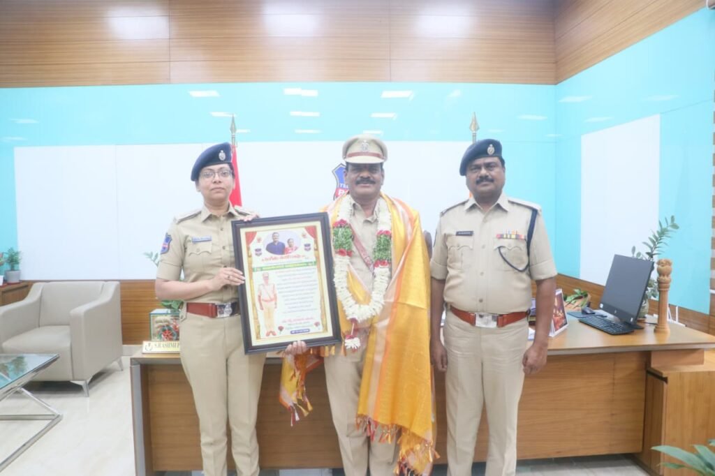 సిద్దిపేట్ కమిషనరేట్‌లో పదవీ విరమణ చేసిన పోలీస్ అధికారులకు ఘన వీడ్కోలు