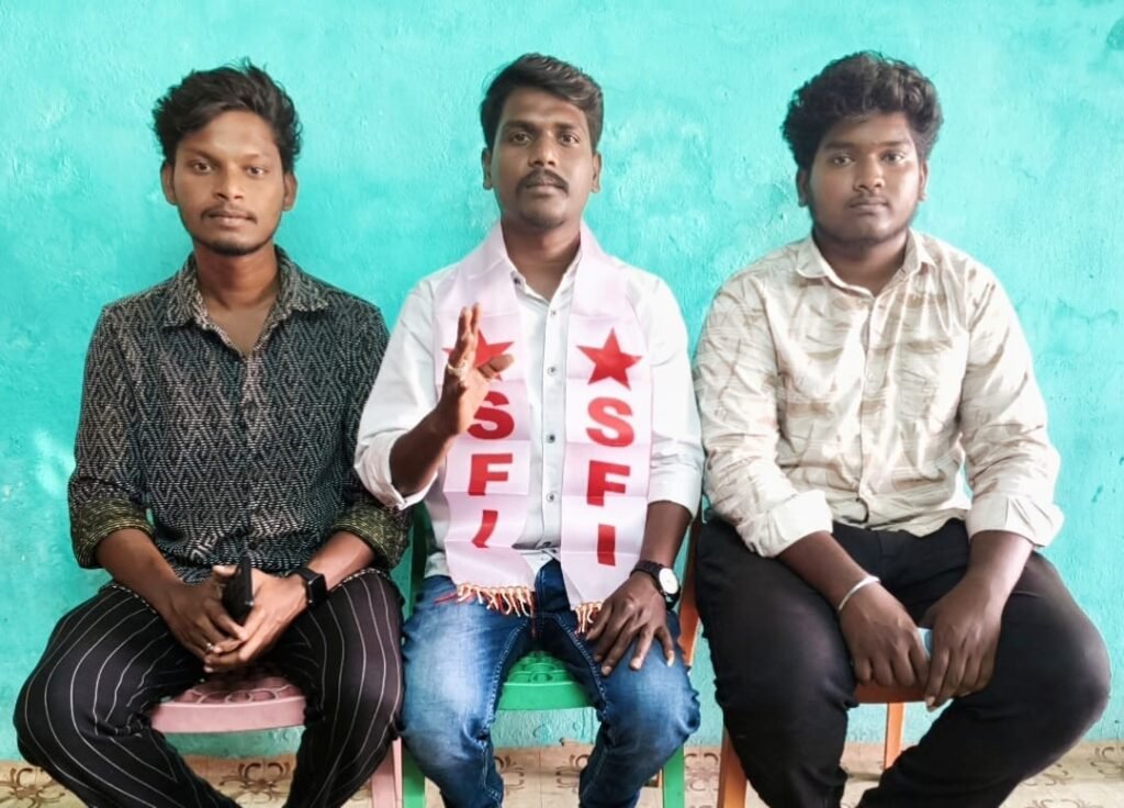 ప్రైవేట్ విద్యాసంస్థలకు తొత్తుగా మారిన మండల విద్యాశాఖ అధికారి వెంకయ్య పై విచారణ జరిపి సస్పెండ్ చేయాలి