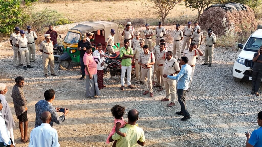 మైదుకూరు పట్టణ పరిధిలోని జగనన్న కాలనీలో కార్డన్ అండ్ సెర్చ్ ఆపరేషన్..డి.ఎస్.పీ శ్రీ జి.రాజేంద్ర ప్రసాద్