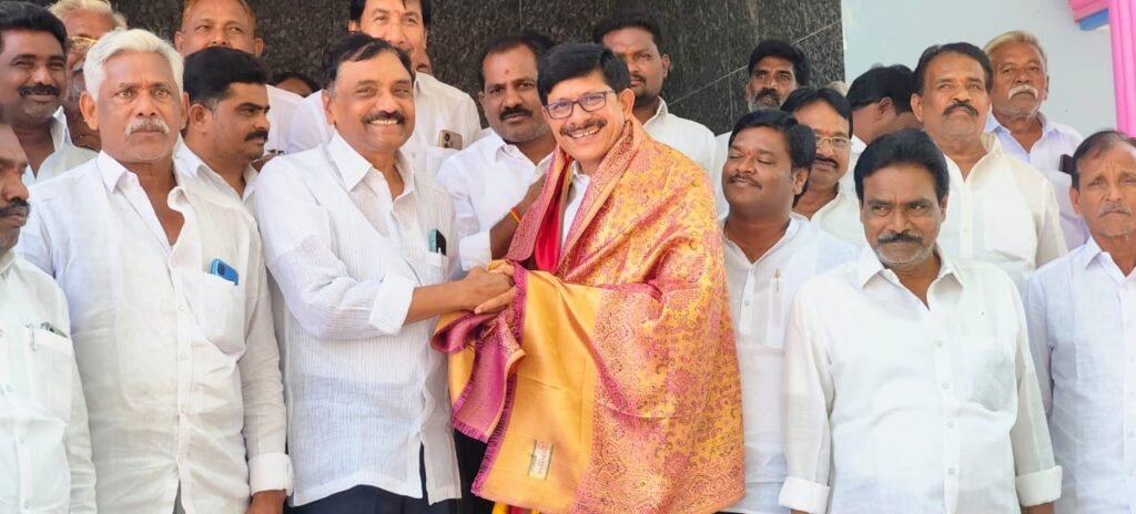 మైదుకూరు నియోజకవర్గ వైఎస్సార్సీపీ అబ్జర్వర్ గా నియమితులై నవాకమళ్ళ రాజగోపాల్ రెడ్డి