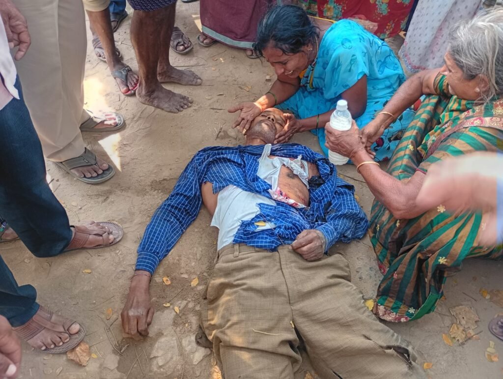 టిప్పర్ ఢీకొని ద్విచక్ర వాహనదారుడు మృతి