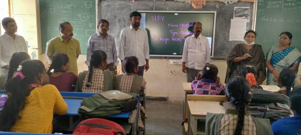 టేకురుపేట జెడ్పీ హై స్కూల్  నందు హెచ్.పి.వి వాక్సిన్ పై అవగాహన కార్యక్రమం