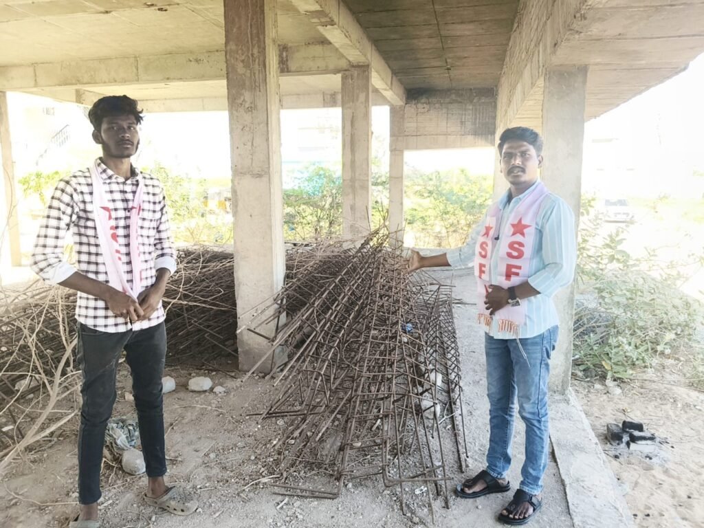 బాలికల ఉన్నత పాఠశాల నిర్మాణము పట్ల అధికారుల అలసత్వం తగదు. ప్రభుత్వ సొమ్మును దునిర్వియోగం చేస్తున్న అధికారులపై చర్యలు చేపట్టాలి