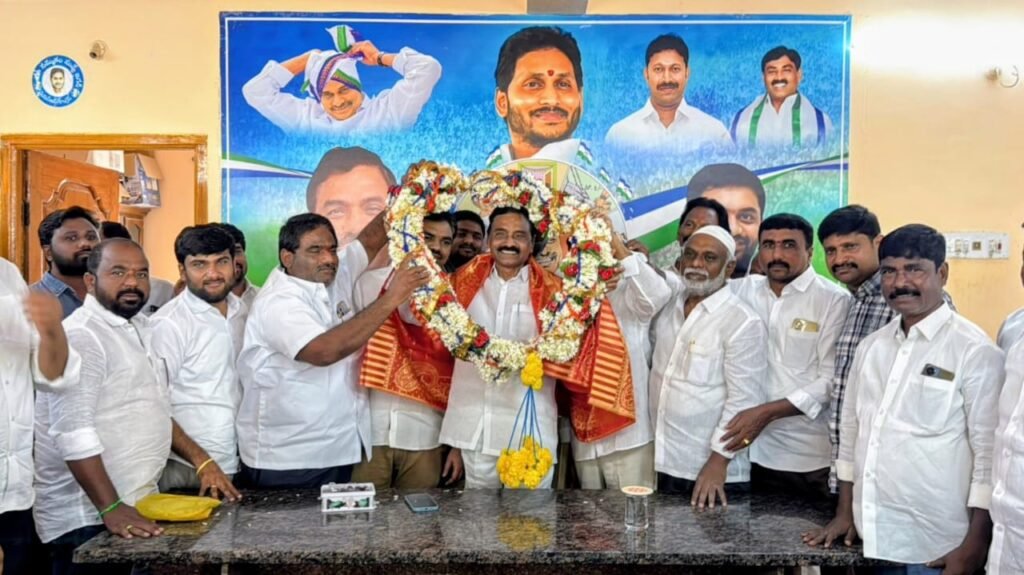 వైఎస్ఆర్ కాంగ్రెస్ పార్టీ  రాష్ట్ర ప్రచార విభాగం సంయుక్త కార్యదర్శిగా చాపాటి లక్ష్మీనారాయణ రెడ్డి