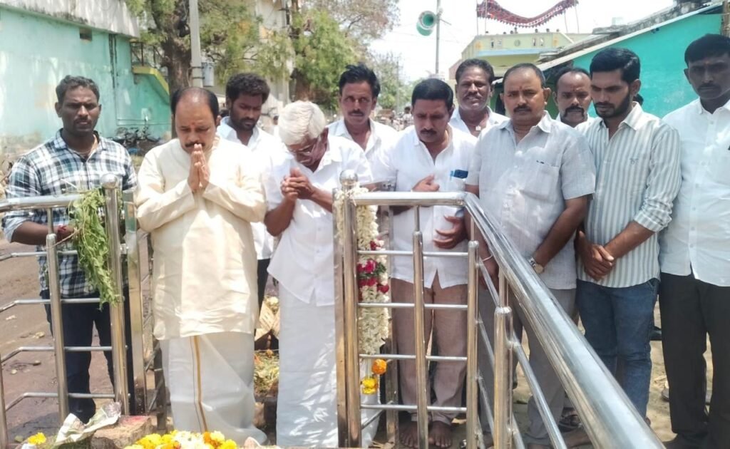 పలువురి ఆహ్వానం మేరకు కూనవారిపల్లె శ్రీ గంగమ్మ జాతరకు హాజరైన రెడ్యo సోదరులు.