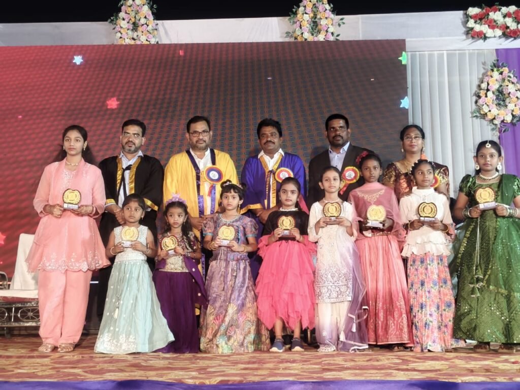 GRT GVK ఇంగ్లీష్ మీడియం స్కూల్ 11వ వార్షికోత్సవ వేడుకల్లో పాల్గొన్న శ్రీ సుగవాసి ప్రసాద్ బాబు