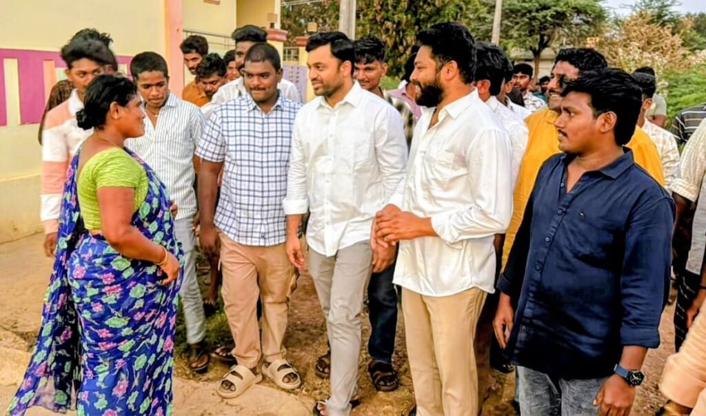 నాగిరెడ్డి శ్రీకాంత్ రెడ్డి గారి ఆధ్వర్యంలో యువతతో సమావేశం