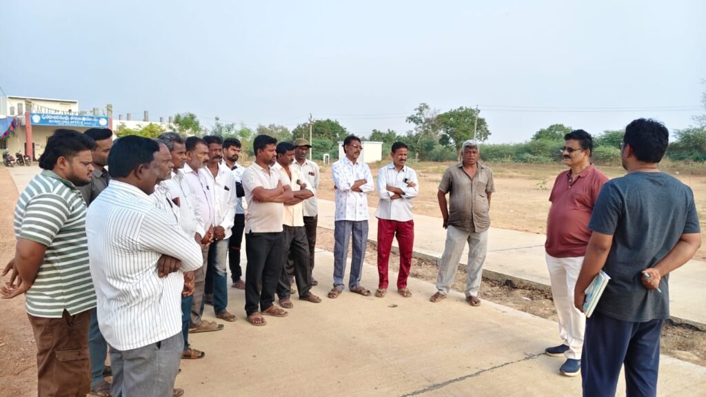 బద్వేల్ మున్సిపల్ కార్యాలయంలో నాన్ పీహెచ్ సిబ్బంది తో సమీక్షా సమావేశం