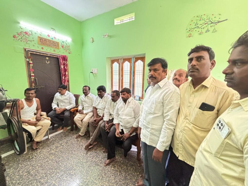 లక్ష్మీనారాయణను పరామర్శించిన కడప డిసిసి బ్యాంక్ చైర్మన్ ‘ సూర్యనారాయణ రెడ్డి