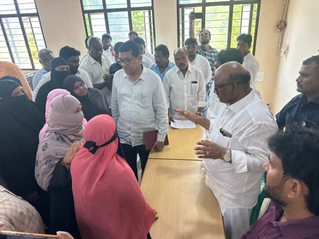 ఎమ్మెల్యే క్యాంపు కార్యాలయంలో ప్రజా దర్బార్ నిర్వహించిన ఎమ్మెల్యే పుట్టా ”సుధాకర్ యాదవ్..