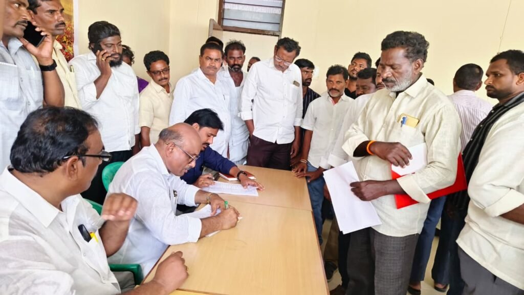 ప్రజా సమస్యలపై దృష్టి – ఎమ్మెల్యే పుట్టా సుధాకర్ యాదవ్