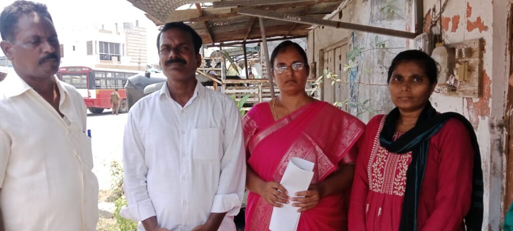 దళిత కాంట్రాక్టర్ ను దగా చేసిన అధికారులు స్థానిక ఎమ్మెల్యే అనుచరులు