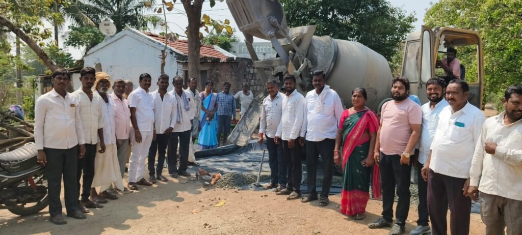 నర్సింహులపల్లెలో రూ.10 లక్షలతో సిసి రోడ్డు పనులకు శ్రీకారం