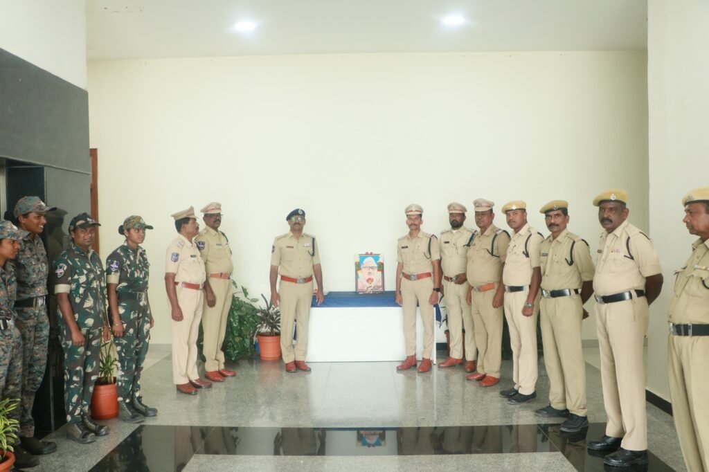 సిద్దిపేట పోలీస్ కమిషనర్ కార్యాలయంలో ఘనంగా బాబు జగ్జీవన్‌రామ్ జయంతి వేడుకలు: నివాళులర్పించిన సిద్దిపేట ఏసిపి రవీందర్..