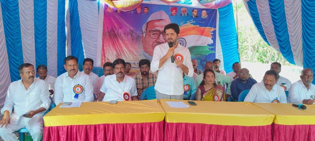 దేశంలో సామాజిక న్యాయం సాధనకు జీవితాన్ని అంకితం చేసిన మహానేత బాబు జగ్జీవన్ రామ్ జయంతి సందర్భంగా హుజూరాబాద్‌లో ఘనంగా వేడుకలు నిర్వహించారు.