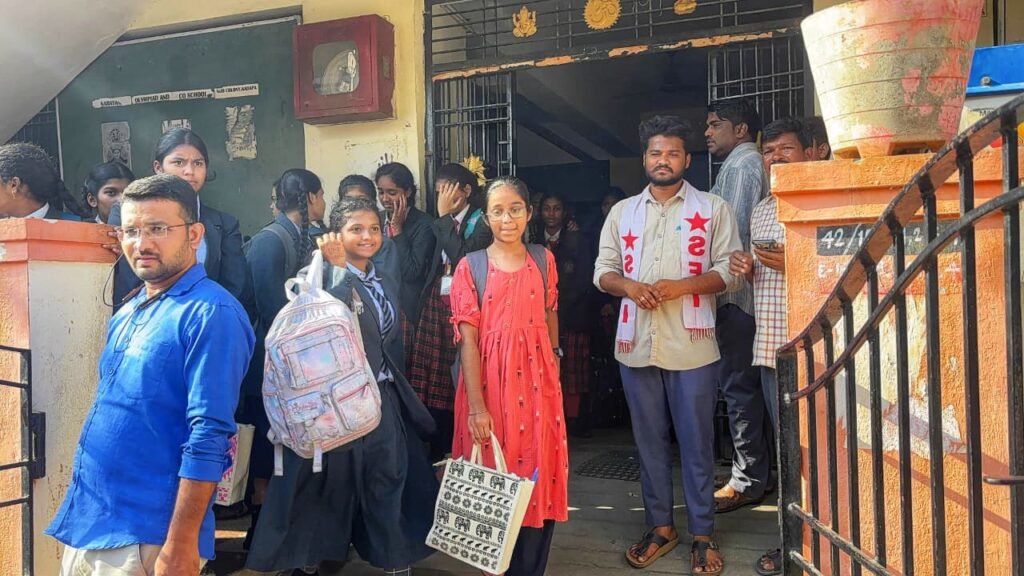 ప్రభుత్వ నిబంధలు పాటించని నారాయణ విద్యాసంస్థలపై చర్యలు తీసుకోవాలి. ఎస్ఎఫ్ఐ