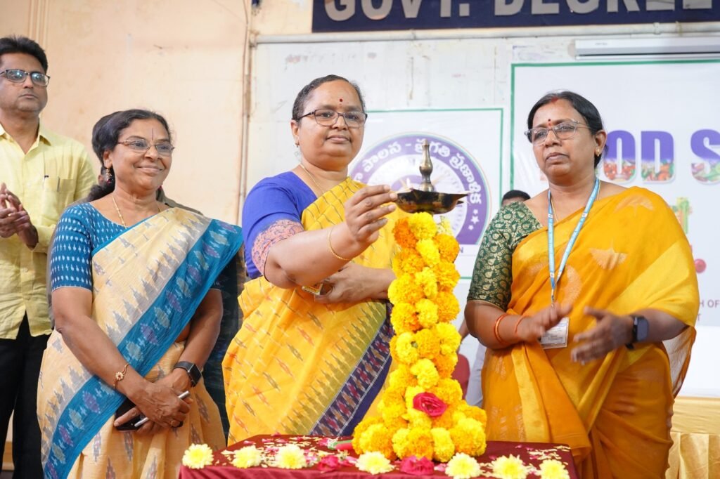 ఆరోగ్యవంతమైన జీవని విధానంను పాటించడం ద్వారా దీర్ఘాయువును పొందవచ్చని జిల్లా కలెక్టర్ కే.హైమావతి అన్నారు..