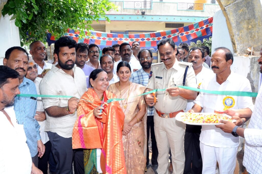 స్వర్ణ భారతి ట్రస్ట్ ఆధ్వర్యంలో ఉచిత మెగా వైద్య శిబిరం..<br>ఉచిత వైద్య శిబిరం అభినందనీయం