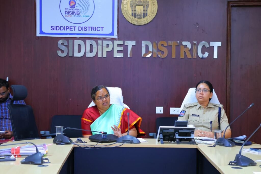 ఈనెల 13 నుంచి 18వ తేదీ వరకు అలైవ్ అరైవ్ పేరుతో రహదారి భద్రత కార్యక్రమం-జిల్లా కలెక్టర్ కె హైమావతి , సిద్దిపేట కమిషనర్ ఆఫ్ పోలీస్ సాధన రష్మీ పెరుమాళ్, తెలిపారు..