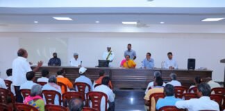 హుస్నాబాద్ ఇండస్ట్రియల్ పార్క్ లో భూమిని కోల్పోతున్న బాధిత రైతులకు ప్రభుత్వపరంగా అన్ని విధాలుగా అండగా ఉంటామని, భూ సేకరణకు రైతులు సహకరించాలని జిల్లా కలెక్టర్ కె హైమావతి తెలిపారు..