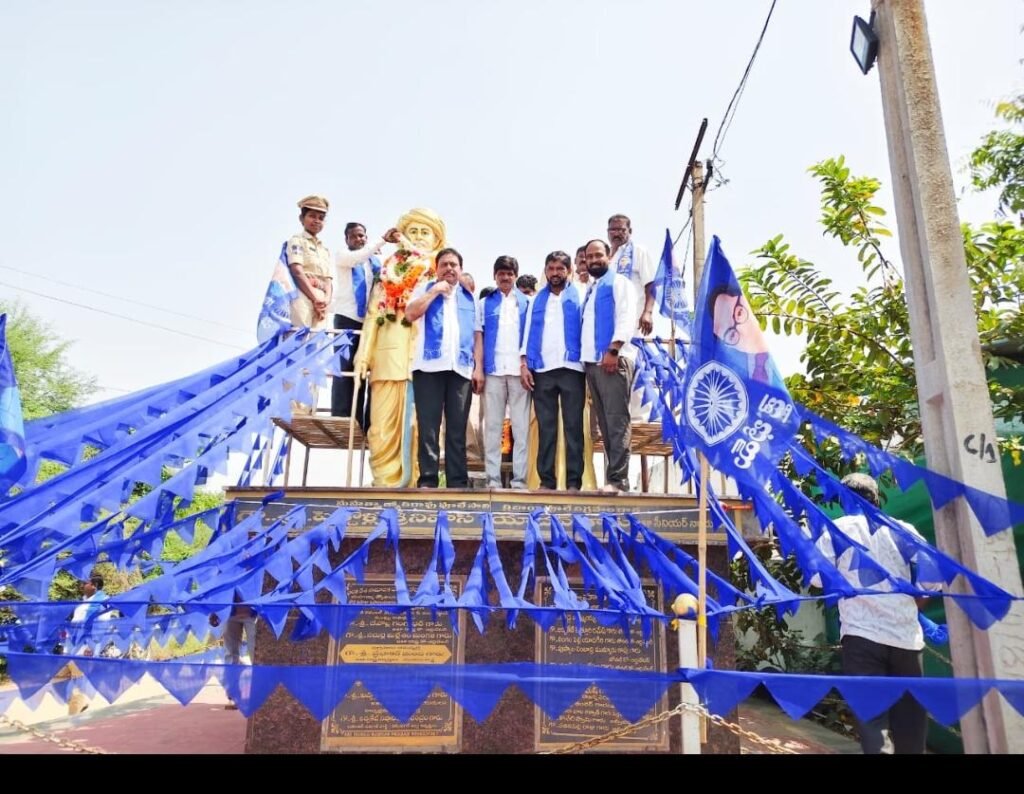 బెజ్జంకిలో ఘనంగా మహాత్మా జ్యోతిరావు పూలే 199వ జయంతి వేడుకలు