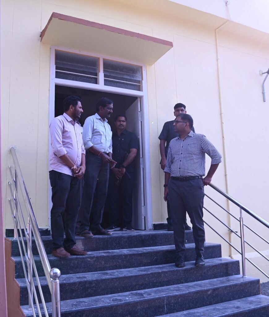 నూతన ప్రాథమిక ఆరోగ్య కేంద్ర భవనాన్ని ప్రారంభానికి సిద్ధం చేయాలి ..-జిల్లా కలెక్టర్ కోయ శ్రీ హర్ష.-ధర్మారం ప్రాథమిక ఆరోగ్య కేంద్రాన్ని పరిశీలించిన జిల్లా కలెక్టర్.