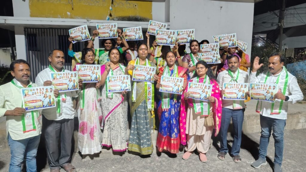 కరీంనగర్‌లో తెలంగాణ జాగృతి పార్టీ ఆవిర్భావానికి వాల్ పోస్టర్ ఆవిష్కరణ