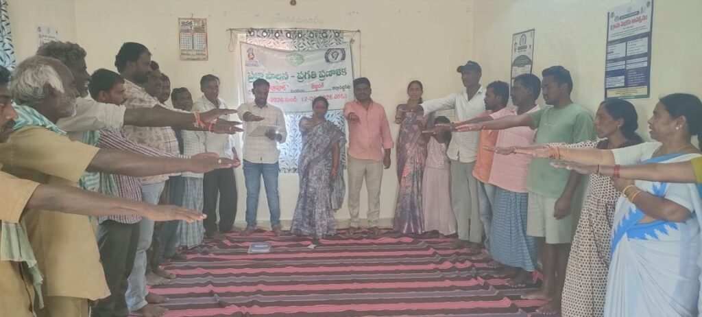 హెల్మెట్ ధరించండి-మీయొక్క విలువైన ప్రాణాలను కాపాడుకోండి