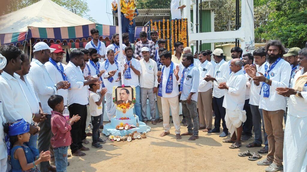 అంబేద్కర్ జీవితం ఆదర్శం