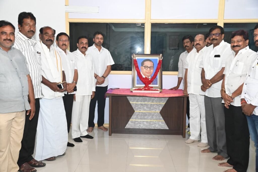 డాక్టర్ బి.ఆర్ అంబేద్కర్ గారికి కాకాని ఘన నివాళులు నివాళులు