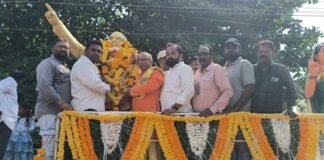 అంబేద్కర్ అందరివాడు ప్రపంచ మేధావి.