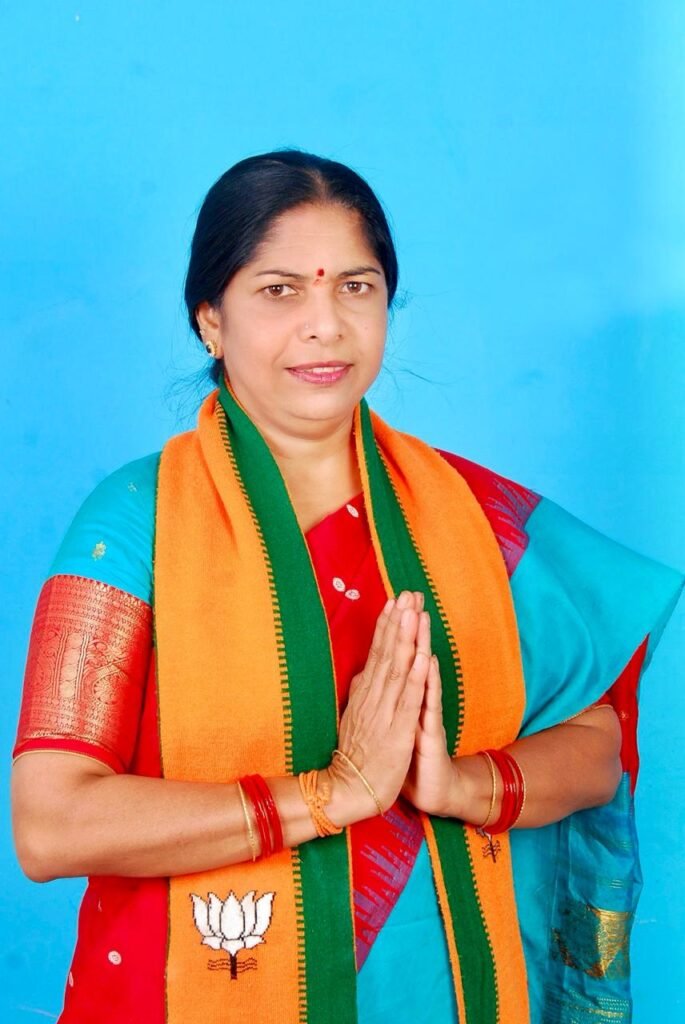 మహిళా రిజర్వేషన్ బిల్లు ఎందుకు ఆగింది? పార్లమెంట్‌లో అడ్డంకులపై విమర్శలు  బిల్లు నిలిచిపోవడం మహిళల ఆశలకు దెబ్బ: కొమ్మిడి శోభా రెడ్డి