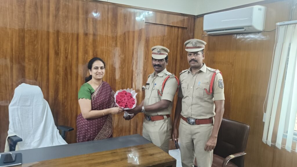 ఘట్కేసర్ డిప్యూటీ కమిషనర్ వాణి ని కలిసిన పోచారం సీఐ కనకయ్య గౌడ్