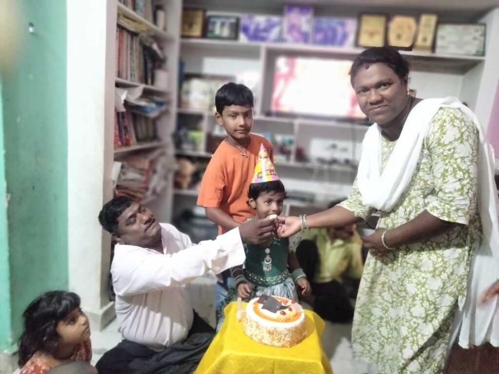 అన్నోజిగూడ కేఎల్ మహేంద్ర నగర్ లో ఘనంగా ఉద్యమకారుడు డాక్టర్ మొక్క ఉపేందర్ కుమార్తె రిషిత పుట్టినరోజు వేడుకలు