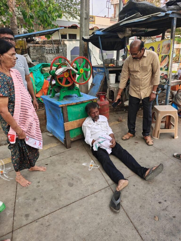 *ఆపదలో ఉన్న వ్యక్తికి అండగా నిలిచిన డీసీఎచ్‌ఎస్ డాక్టర్ కేసగాని రాజశేఖర్ గౌడ్