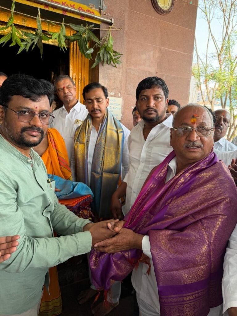 ఉప్పల్ వెలుగు గుట్ట దేవస్థానం ట్రస్ట్ బోర్డ్ చైర్మన్ గొరిగే పెద్ద మల్లేష్ కురుమ ప్రమాణస్వీకారం…