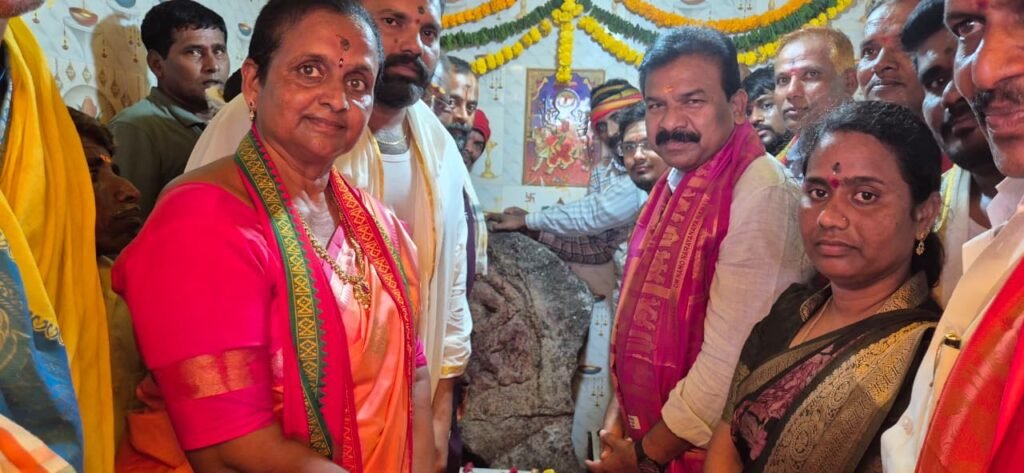 పోచమ్మ తల్లి పునఃప్రతిష్ట కార్యక్రమంలో  పాల్గొన్న  ఎమ్మెల్యే కవ్వంపల్లి సత్యనారాయణ