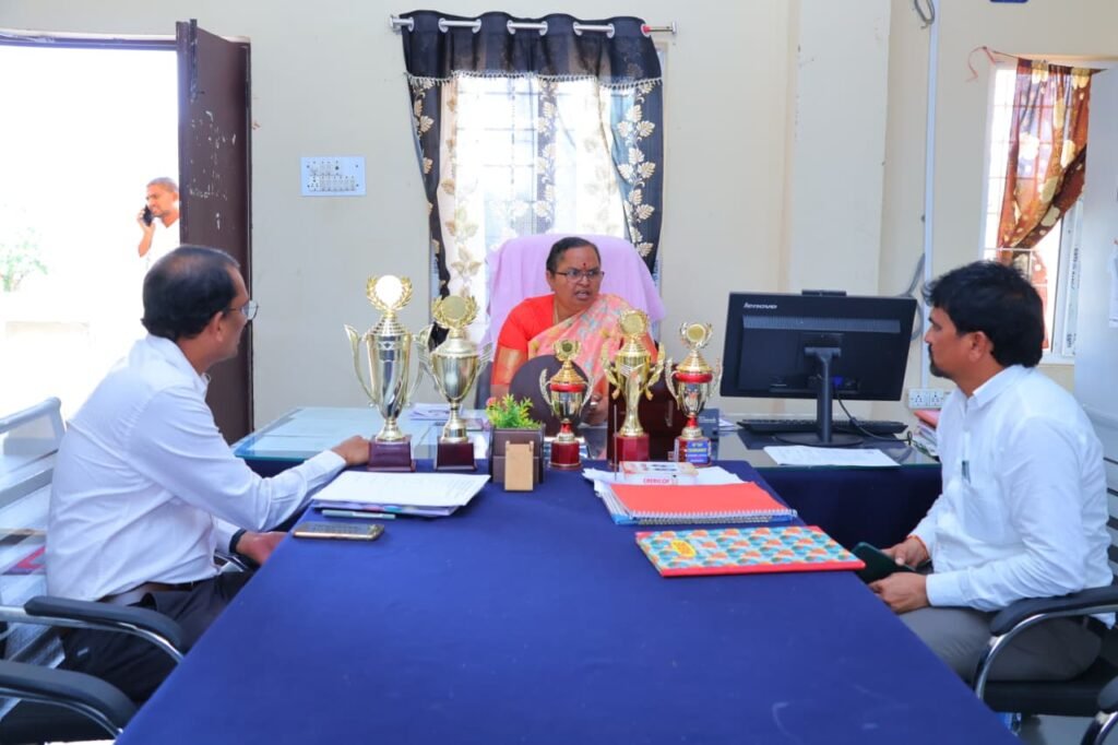 జిల్లాలోని అన్ని సంక్షేమ విద్యాసంస్థలలో శానిటేషన్ డ్రైవ్ నిర్వహించాలని జిల్లా కలెక్టర్ కె. హైమావతి అధికారులను ఆదేశించారు.