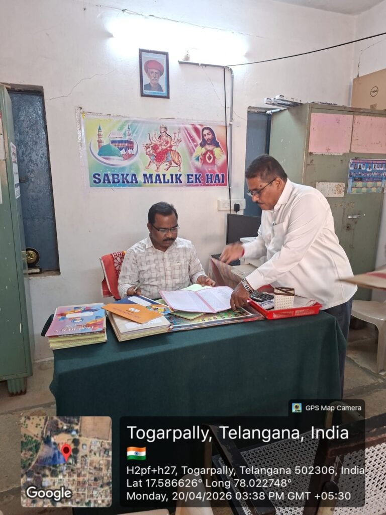 ప్రభుత్వ బీసీ బాలుర హాస్టల్‌ను పరిశీలించిన కొండాపూర్ ఎమ్మార్వో అశోక్.