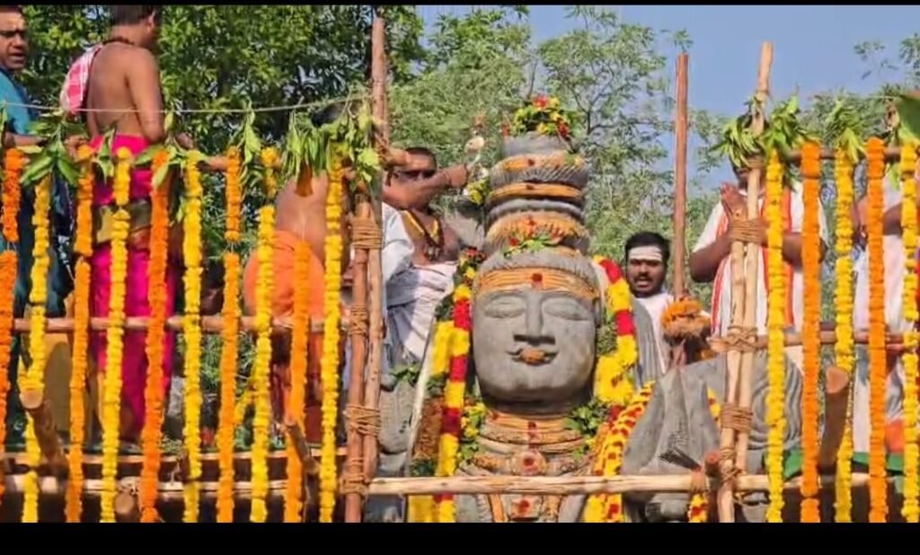 రుద్రమూర్తికి విశేష పూజలు