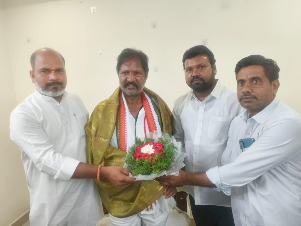 ఖమ్మం జిల్లా కాంగ్రెస్ కమిటీ అధ్యక్షులునూతి సత్యనారాయణ గౌడ్ పుట్టినరోజు&nbsp; వేడుకల ఎంతో ఘనంగా జరిగాయి